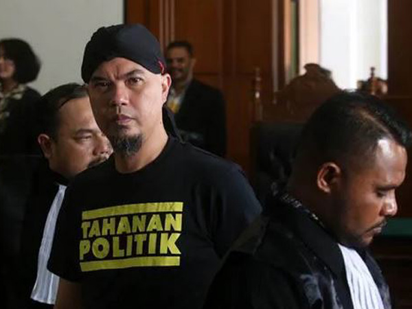 Sudah Divonis Penjara, Ahmad Dhani Jalani Sidang Kasus Baru Terkait Vlog 'Idiot' di Surabaya