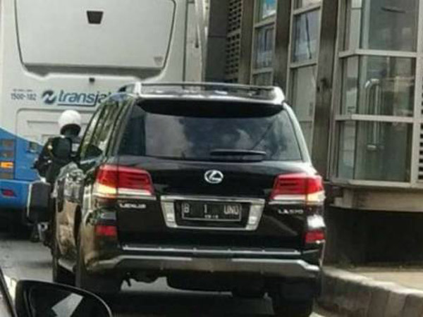 Kata Polisi Soal Mobil B 1 UNO Terobos Jalur Busway Jadi Viral