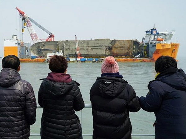 Investigasi Mulai Bulan Mei, Barang-Barang Ini yang Ditemukan dari Bangkai Ferry Sewol