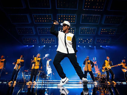 Kalahkan U2 dan Michael Jackson, Konser Bruno Mars Langsung 'Sold Out' di Kampung Halaman!