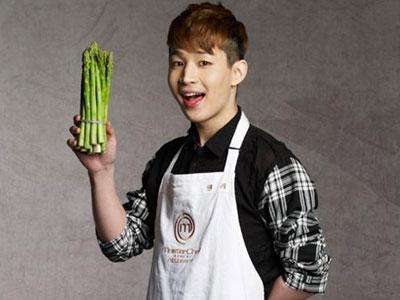 Henry Suju-M Pamerkan Keahlian Main Biola dalam Masterchef!