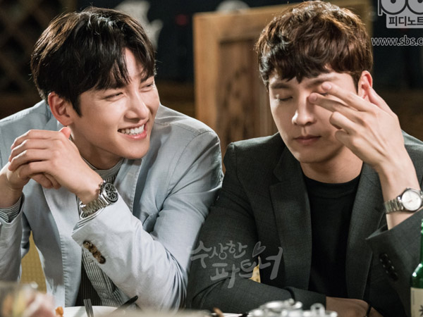 Lucunya, Aksi Aegyo Ji Chang Wook dan Choi Tae Joon di Balik Layar 'Suspicious Partner'