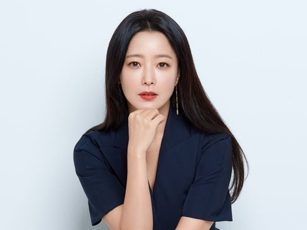 Kim Hee Sun Pertimbangkan Main Drama Thriller Baru