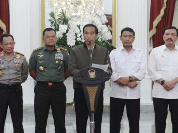 Kenakan Jaket Bomber Saat Berpidato 'Demo 4 November', Penampilan Presiden Jokowi Jadi Viral