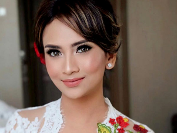 Putus dari Cucu Soekarno, Vanessa Angel Pamer Jalan Sama Bule Tampan