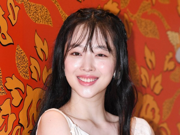 Sulli Jadi MC Utama Variety Tentang Haters Usai Tujuh Tahun Hiatus dari Televisi