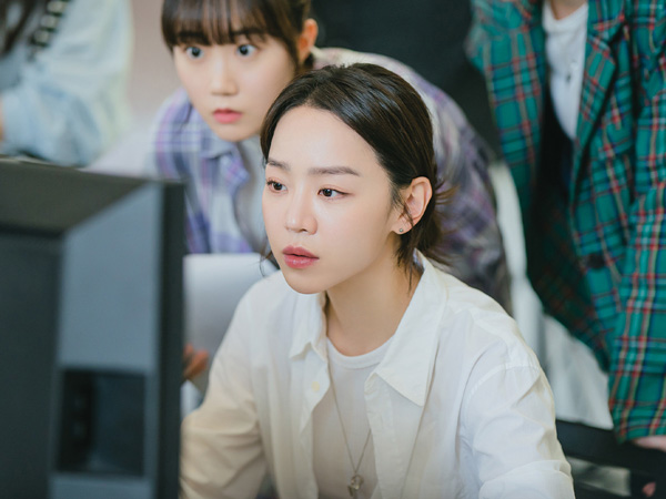 Shin Hye Sun Jadi Fotografer di Drama 'Welcome to Samdalri'