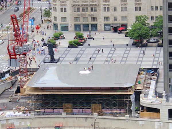 Apple Store di Chicago Tampil Unik dengan Atap 'MacBook' Raksasa