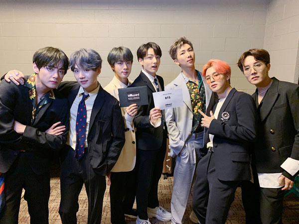 Mulai Tur Stadium di AS, BTS Dipastikan Tampil di 'The Late Show with Stephen Colbert'