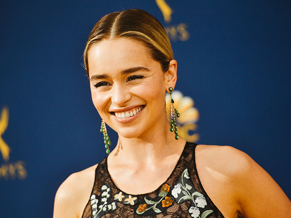 Emilia Clarke Galang Donasi Virus Corona Berhadiah Kencan!