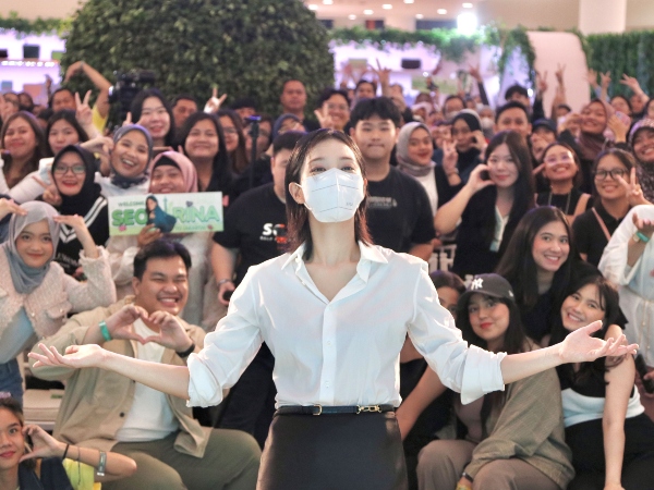 Seol In Ah Obati Kerinduan Penggemar Indonesia di Meet & Greet with MARHEN.J