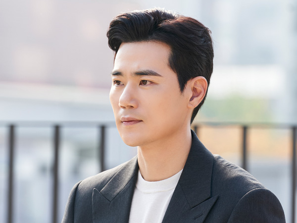 Kim Kang Woo Pancarkan Aura Jurnalis di Drama 'Wonderful World'