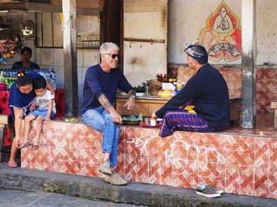 Episode Terakhir 'Parts Unknown' Mendiang Chef LegendAnthony Bourdain Akan Sajikan Kuliner Indonesia