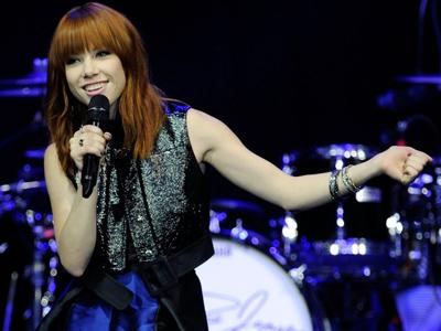 Ini Debut Gemilang Carly Rae Jepsen di Panggung Broadway!