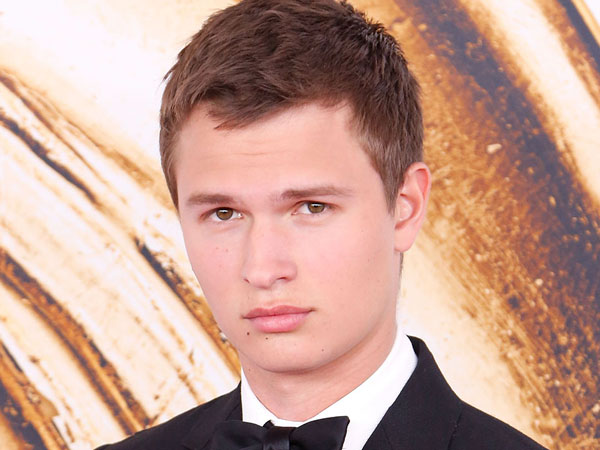 Film ‘Dungeons and Dragons’ akan Dibintangi Aktor Ganteng Ansel Elgort