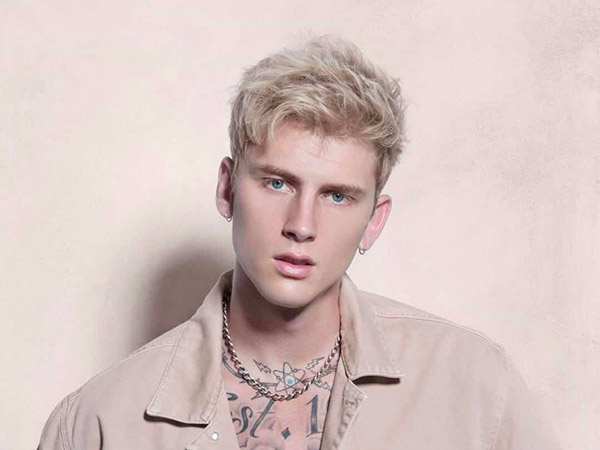 Rapper Machine Gun Kelly Sapa Penggemar Indonesia Lewat Tur Konser 'Hotel Diablo'