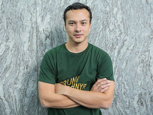 Cuma Posting Video Kaki, Nicholas Saputra Bikin Netizen Heboh