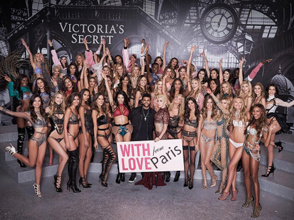 Bertabur Lingerie Sexy, Intip Aksi Para Angels di Panggung Victoria's Secret Fashion Show 2016