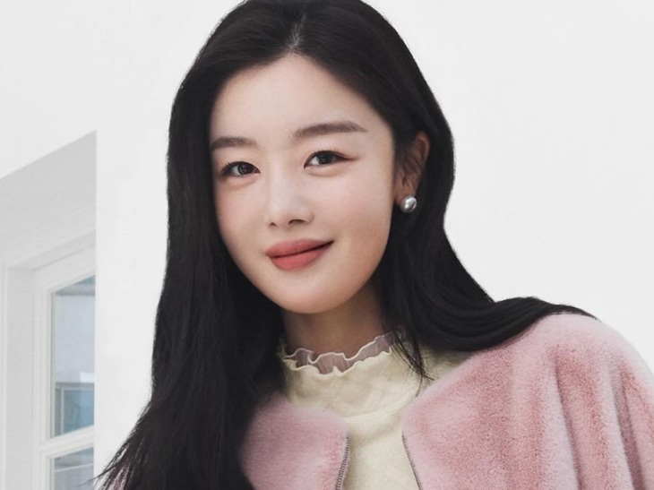 Han Sun Hwa Dikonfirmasi Jadi Pemeran Utama Film Komedi 'Student Teacher Training'