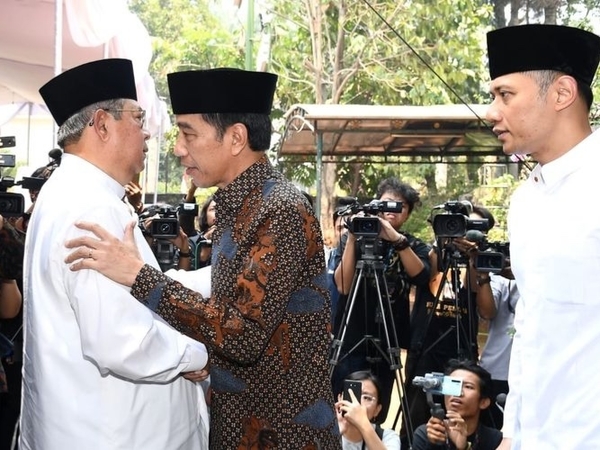 Ungkapan Haru Nan Sedih SBY di Sambutan Pemakaman Sang Ibunda