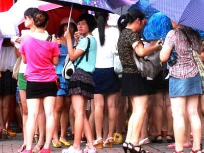 Wanita di China Dilarang Pakai Rok Mini
