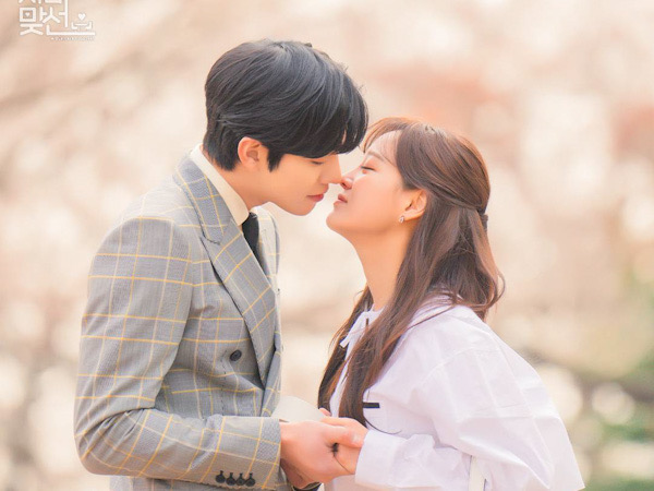 Kim Sejeong Buka-bukaan Soal Improvisasi Ciuman dan Adegan Ranjang dengan Ahn Hyo Seop