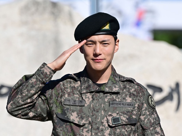 Minhyuk MONSTA X Resmi Menyelesaikan Tugas Wajib Militer