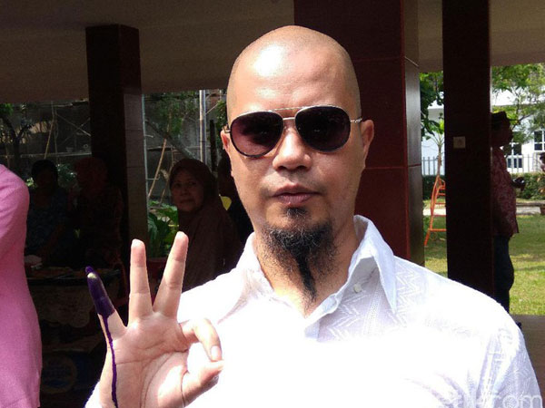 Miris, Ahmad Dhani 'Diusir' Dari Kampung Halamannya Sendiri?