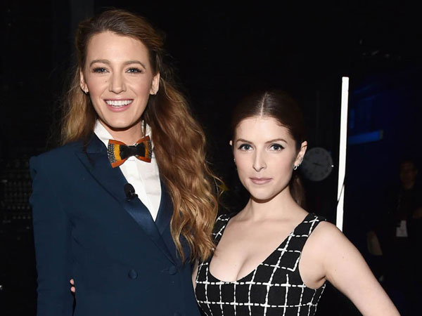 Blake Lively Ungkap Ingin Selingkuh dari Ryan Reynolds Dengan Anna Kendrick!