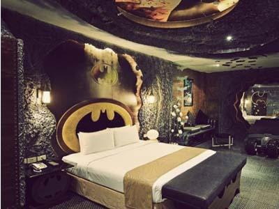 Ingin Coba Tidur di 'Sarang' Batman?