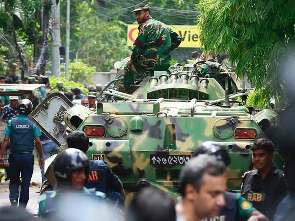 Rumor Berkembang Al-Qaeda, ISIS Klaim Penyanderaan Sadis Kafe Bangladesh