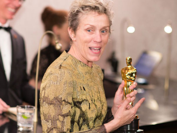 Aktris Terbaik Oscar, Frances McDormand Ternyata Sempat Kecurian Piala Kemenangannya!