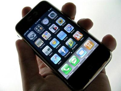 iPhone Puaskan Pengguna Smartphone di Kandang Samsung