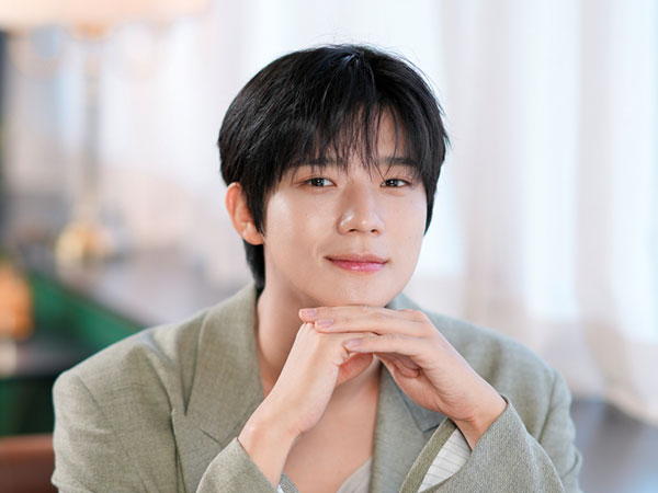 Moon Sang Min Belajar Adegan Ciuman dari Park Seo Joon