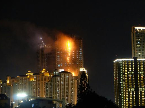 Kebakaran Besar Terjadi di Gedung Neo Soho Jakarta Barat