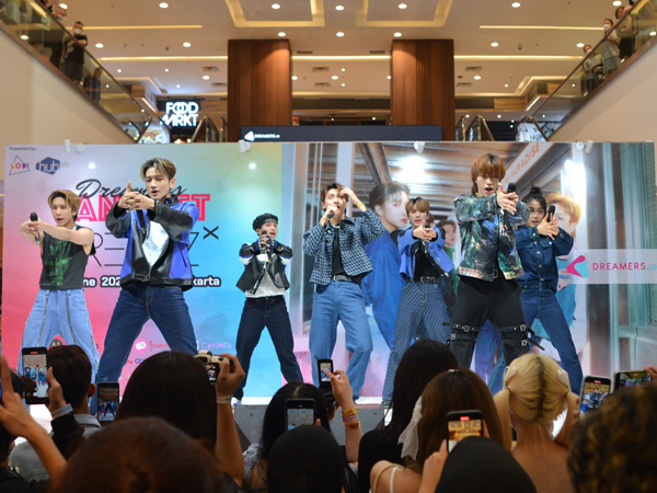 Pecah! TRENDZ Bawakan Lagu-lagu Hits di 'DREAMERS FANMEET X TRENDZ'