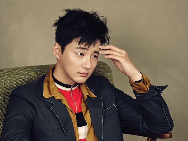 Yoon Shi Yoon Tampil 'Swag' A la Idola K-Pop Era 90-an di 'The Best Hit'