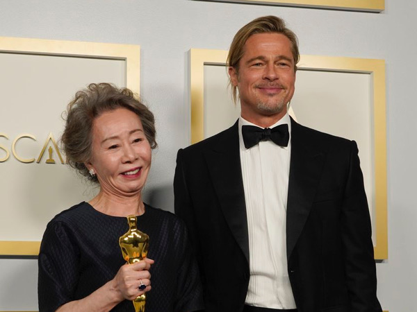 Youn Yuh Jung Ungkap Obrolan dengan Brad Pitt di Balik Panggung Oscar