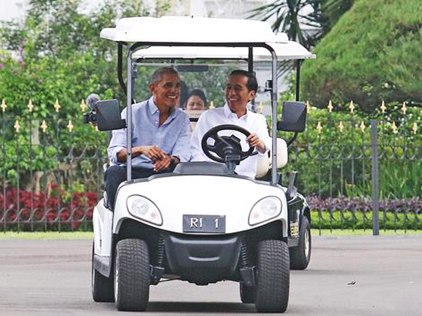 Begini Video Momen 'Bromance' Saat Jokowi Sopiri dan Pandu Obama di Istana Bogor