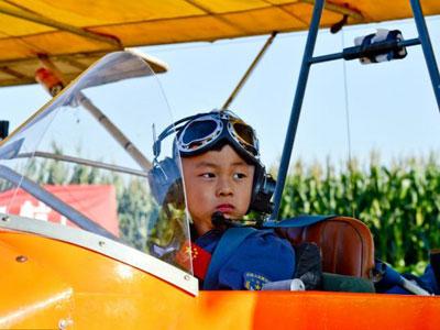 Wow, Anak 5 Tahun Jadi Penerbang Cilik