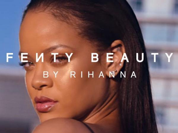 Brand Kosmetik Rihanna 'Fenty Beauty' Segera Rilis Koleksi Bertabur Swarovski!