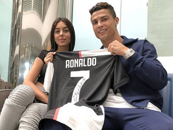 Bayi Laki-Laki Cristiano Ronaldo Meninggal Dunia Saat Lahir