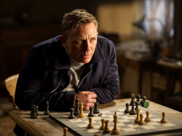 Daniel Craig Alami Cedera, Bagamana Kepastian Jadwal 'Bond 25'?