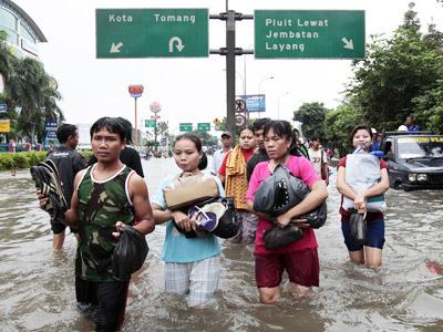 Waspadai Leptospirosis saat Dikepung Banjir