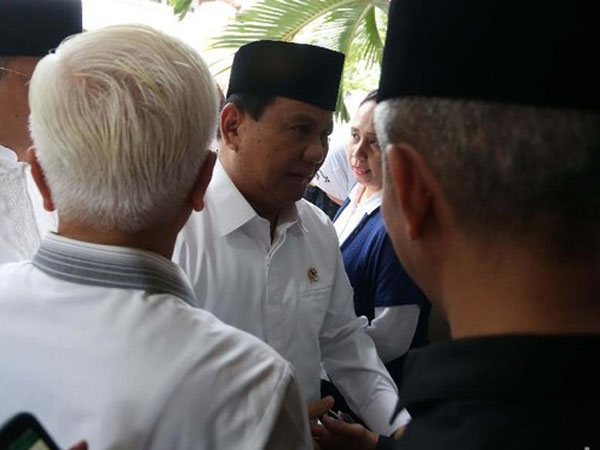 Prabowo, Wiranto dan Deretan Tokoh Nasional Lain yang Melayat Ke Rumah Duka Gus Solah