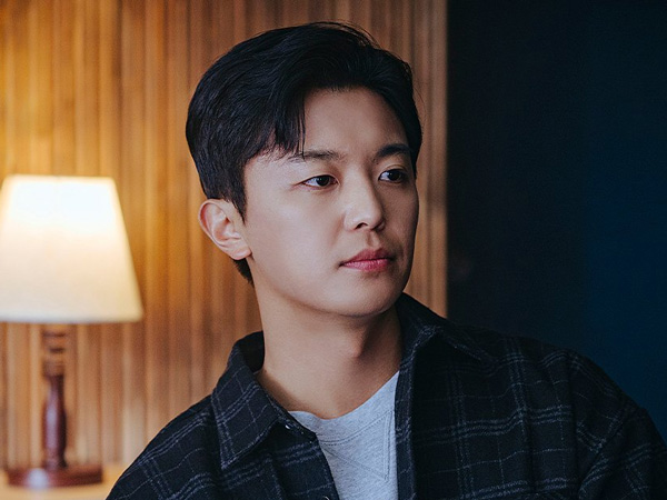 Yeon Woo Jin Ungkap Merasa Tertantang Lewat Perannya di Drama 'Let's Grabbed by the Collar'