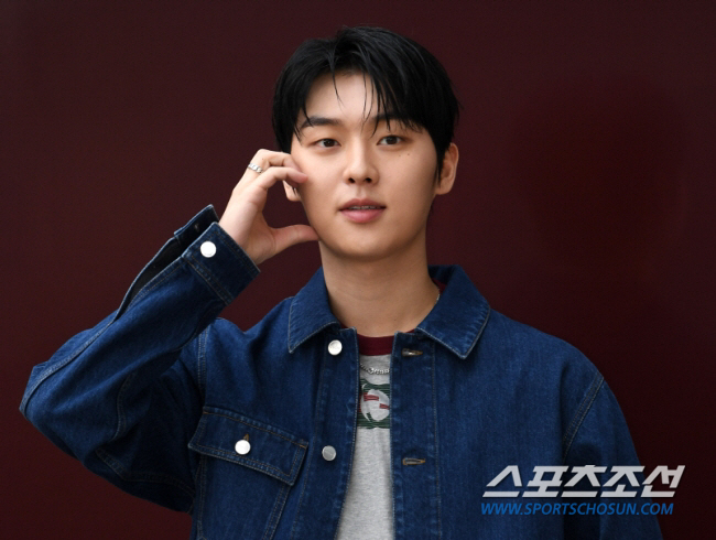 Agensi No Komen Soal Insiden Foto Telanjang Choi Hyun Wook