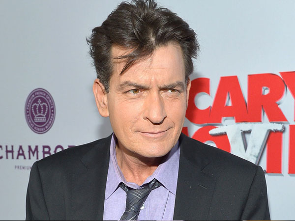 Aktor 'Scary Movie' Charlie Sheen Positif Mengidap HIV