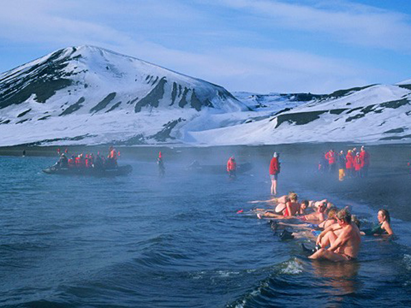 Ajaib, Danau Air Panas Ini Justru Berada di Kutub Selatan!