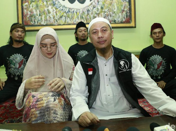 Tuai Pro Kontra hingga Diragukan MUI, Opick Buktikan Keaslian Rambut Nabi Muhammad yang Disimpannya